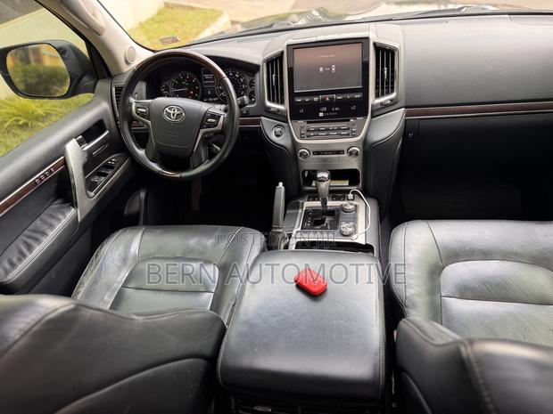 Toyota Land Cruiser 5.7 V8 VX-S 2016 Black