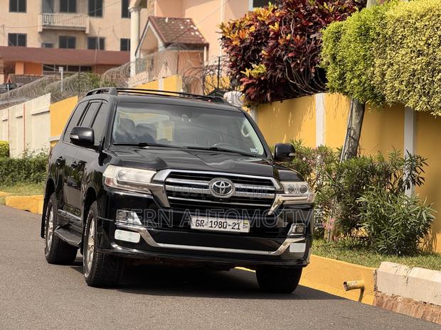 Toyota Land Cruiser 5.7 V8 VX-S 2016 Black