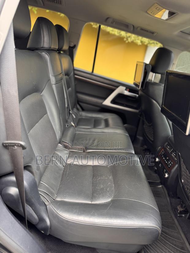 Toyota Land Cruiser 5.7 V8 VX-S 2016 Black