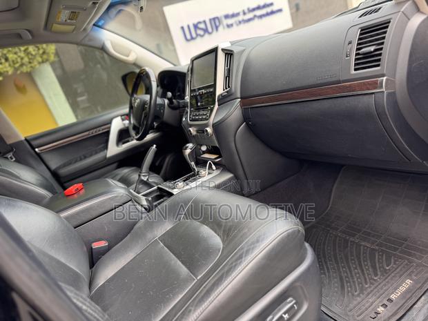 Toyota Land Cruiser 5.7 V8 VX-S 2016 Black