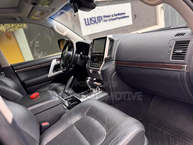 Toyota Land Cruiser 5.7 V8 VX-S 2016 Black