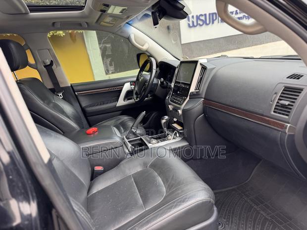 Toyota Land Cruiser 5.7 V8 VX-S 2016 Black