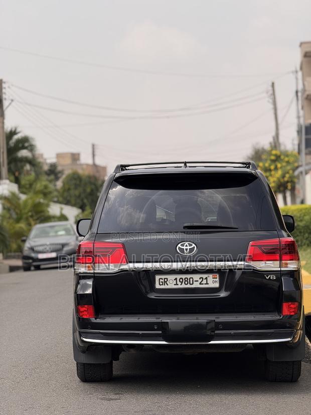 Toyota Land Cruiser 5.7 V8 VX-S 2016 Black