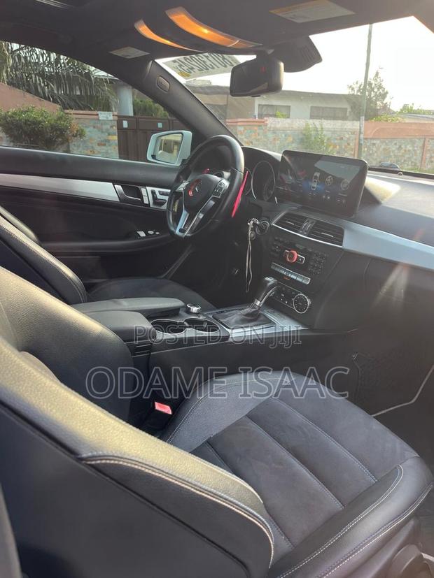 Mercedes-Benz C250 2014 White photo 8