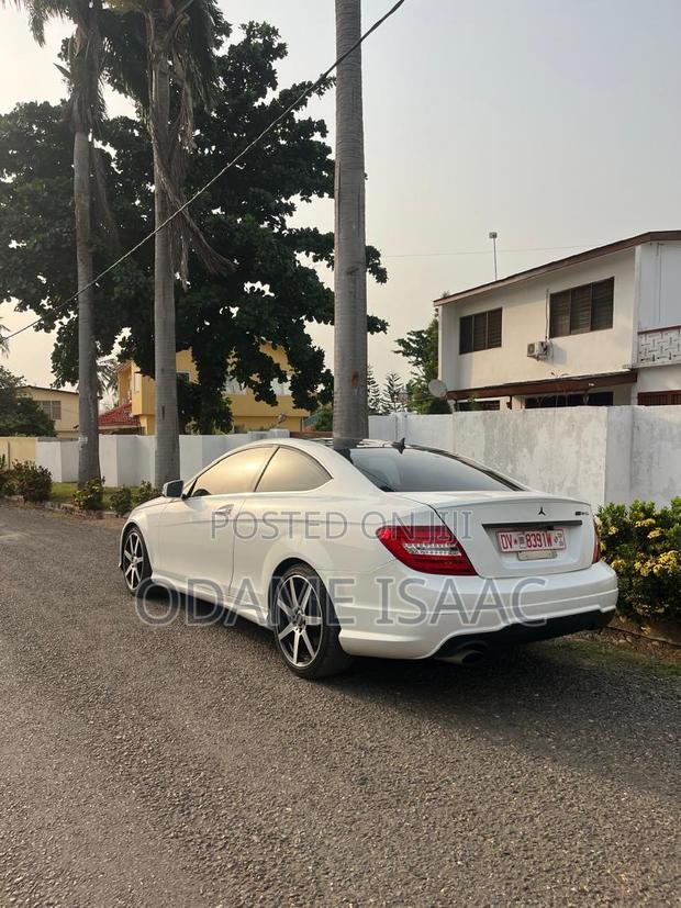 Mercedes-Benz C250 2014 White photo 2