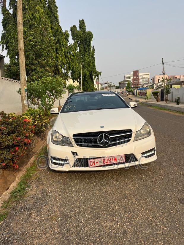 Mercedes-Benz C250 2014 White photo 4