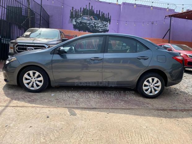 Toyota Corolla LE 4dr Sedan (1.8L 4cyl CVT) 2015 Gray