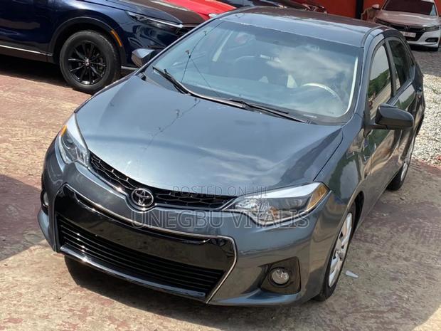 Toyota Corolla LE 4dr Sedan (1.8L 4cyl CVT) 2015 Gray