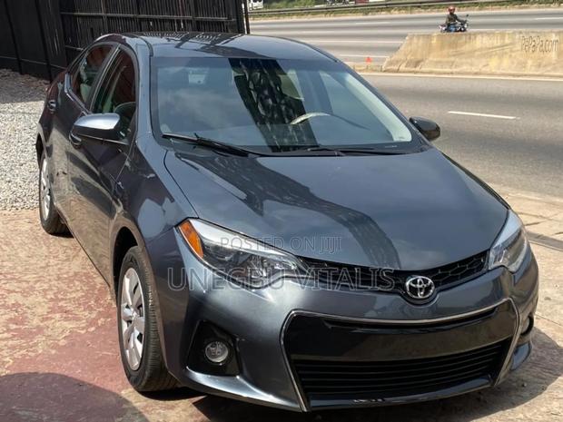 Toyota Corolla LE 4dr Sedan (1.8L 4cyl CVT) 2015 Gray