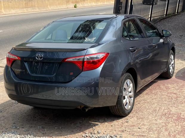 Toyota Corolla LE 4dr Sedan (1.8L 4cyl CVT) 2015 Gray