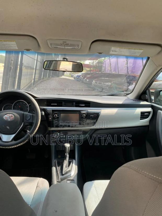 Toyota Corolla LE 4dr Sedan (1.8L 4cyl CVT) 2015 Gray