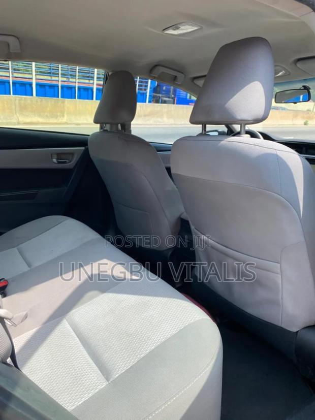 Toyota Corolla LE 4dr Sedan (1.8L 4cyl CVT) 2015 Gray