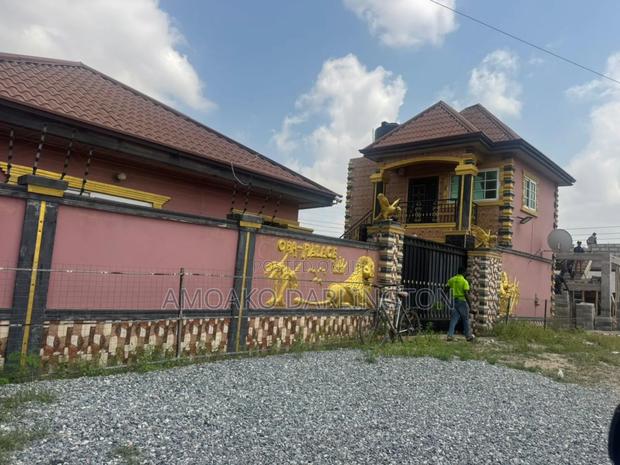 6 Bedrooms for Rent photo 4
