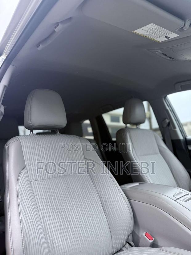 Toyota Highlander XLE 2019 Silver photo 5