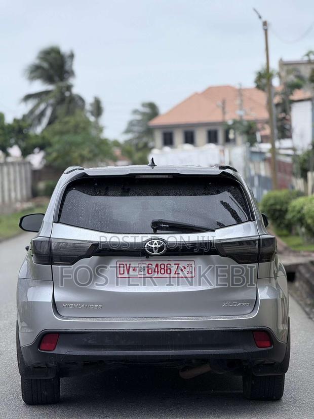 Toyota Highlander XLE 2019 Silver photo 7