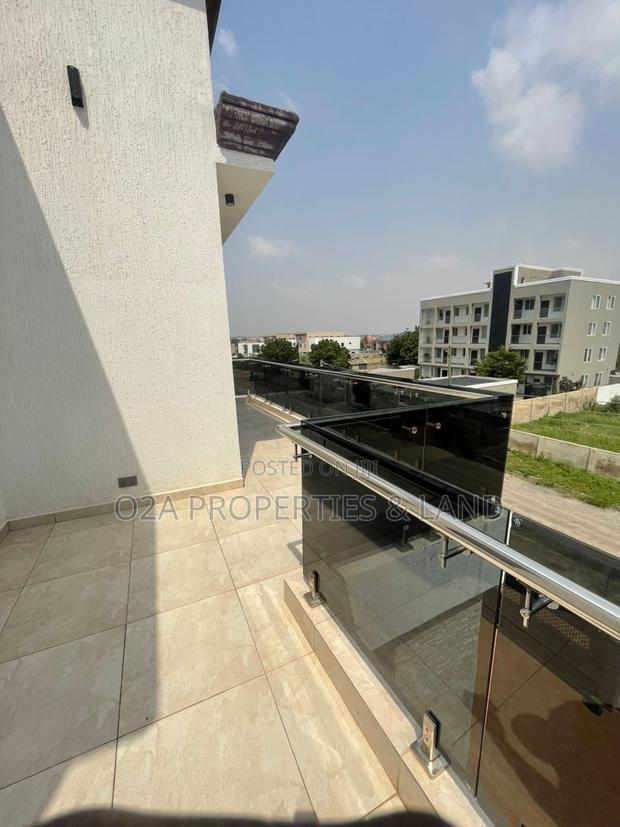 4bdrm House in Ogbojo, New Legon for sale photo 3