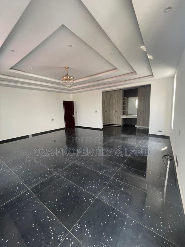 4bdrm House in Ogbojo, New Legon for sale photo 5