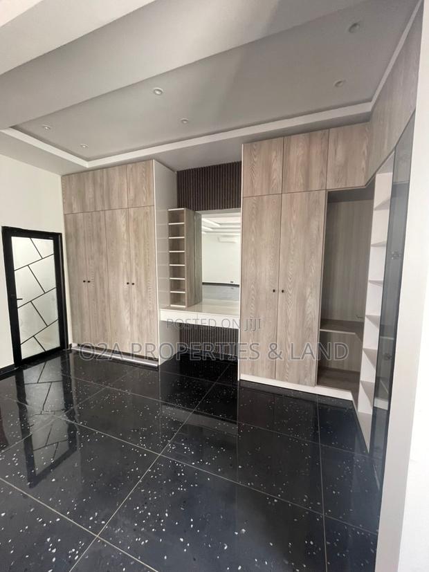 4bdrm House in Ogbojo, New Legon for sale photo 8