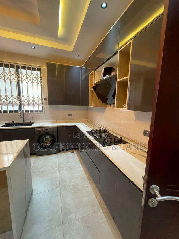 4bdrm House in Ogbojo, New Legon for sale photo 12