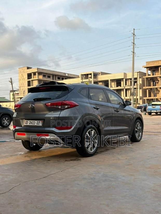 Hyundai Tucson Sport AWD 2018 Gray photo 4