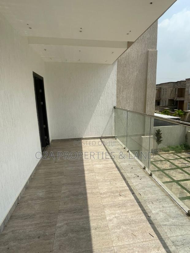 4bdrm House in Ogbojo, New Legon for sale photo 4