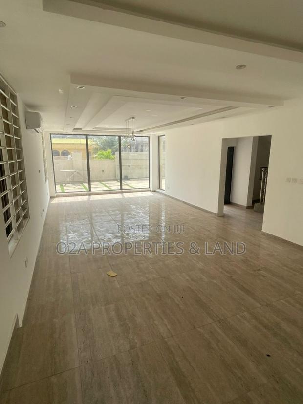 4bdrm House in Ogbojo, New Legon for sale photo 5