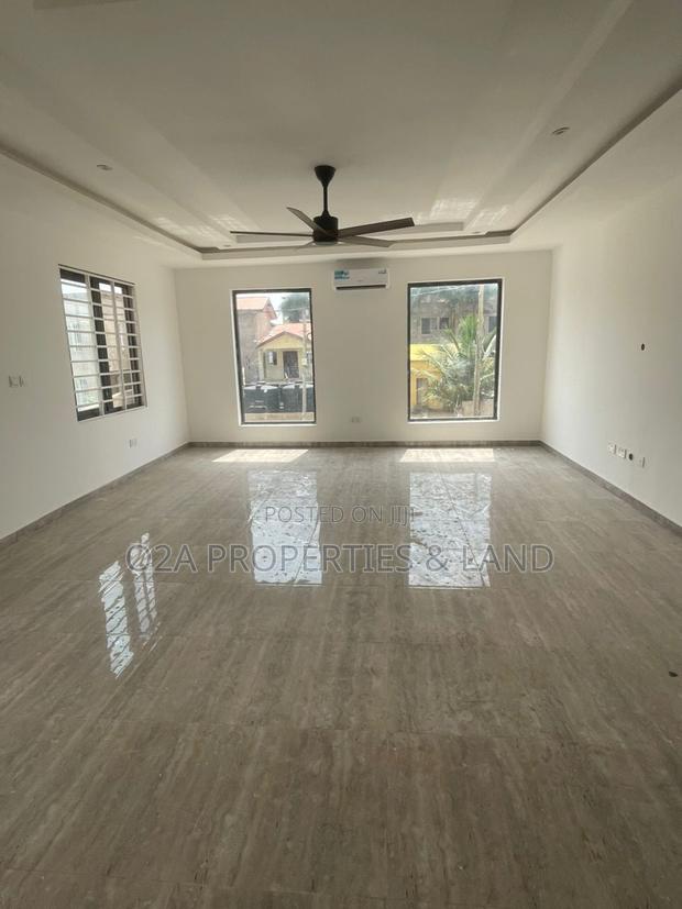 4bdrm House in Ogbojo, New Legon for sale photo 6