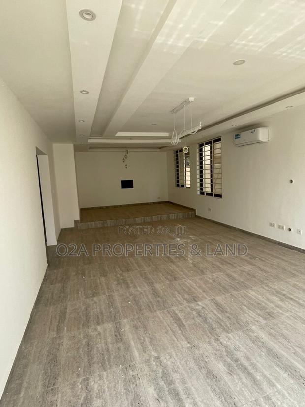 4bdrm House in Ogbojo, New Legon for sale photo 7