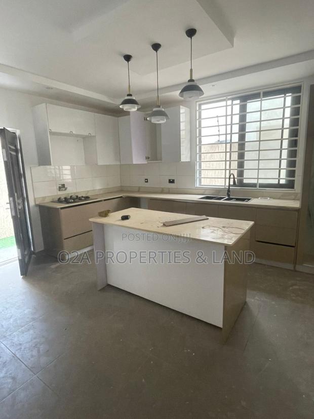 4bdrm House in Ogbojo, New Legon for sale photo 12