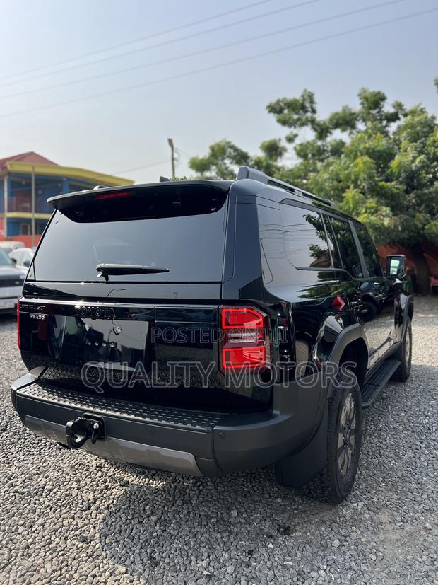 New Toyota Land Cruiser Prado 2.8 2025 Black photo 6