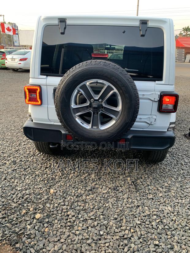 Jeep Wrangler Sport 2021 White photo 2