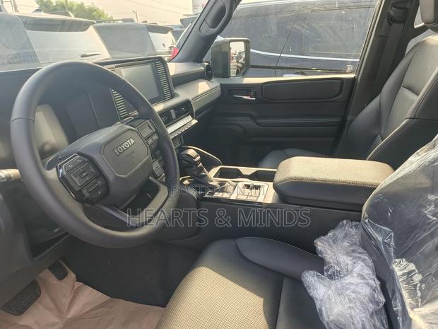 New Toyota Land Cruiser Prado 2024 Black photo 6
