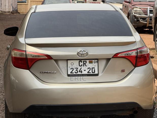 Toyota Corolla S 4dr Sedan (1.8L 4cyl CVT) 2014 Ivory