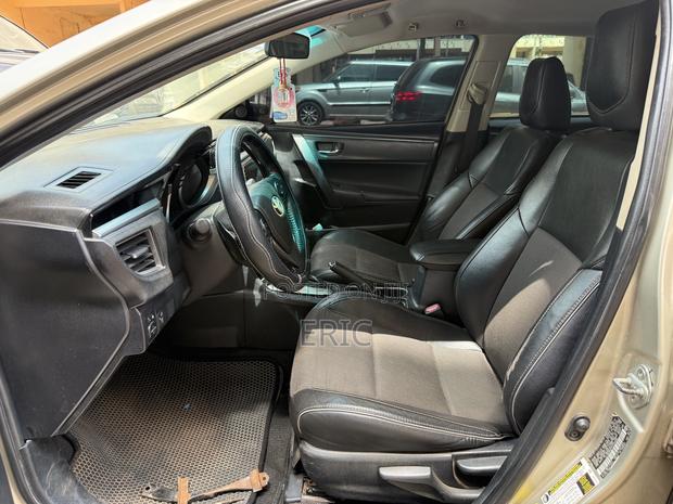 Toyota Corolla S 4dr Sedan (1.8L 4cyl CVT) 2014 Ivory