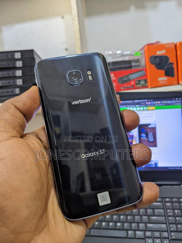 Samsung Galaxy S7 32 GB Black photo 3