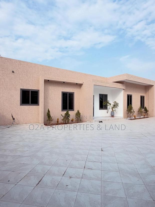 3bdrm House in Lakeside Estate for sale photo 2