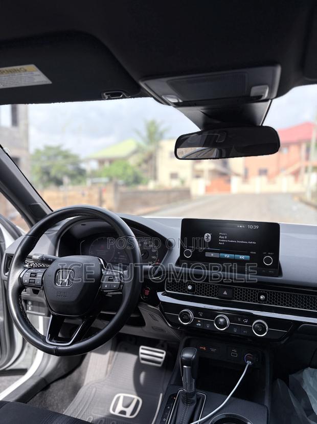 Honda Civic Sport 2022 White photo 2