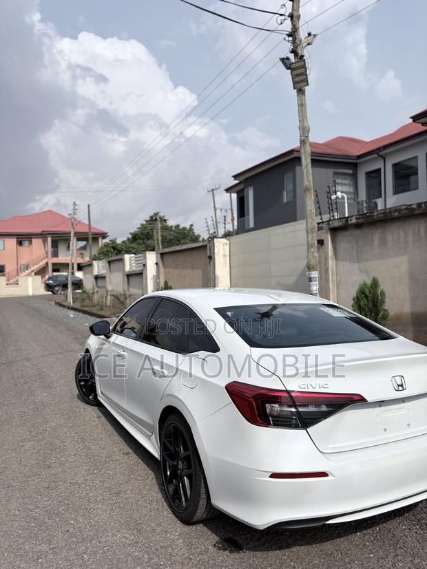 Honda Civic Sport 2022 White photo 4