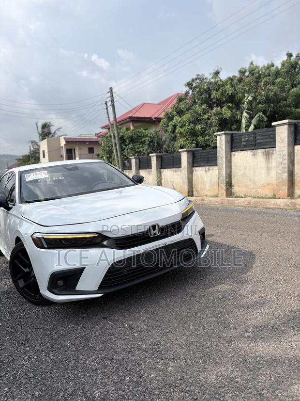 Honda Civic Sport 2022 White photo 3
