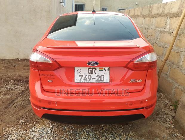 Ford Fiesta SE 4dr Sedan (1.6L 4cyl 5M) 2015 Red