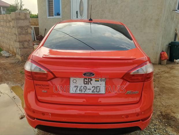 Ford Fiesta SE 4dr Sedan (1.6L 4cyl 5M) 2015 Red