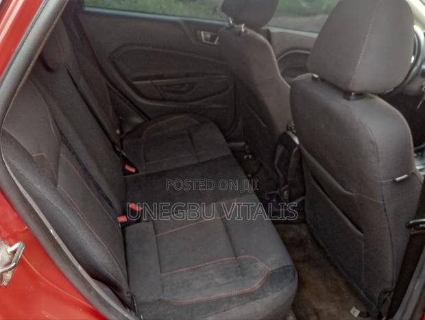 Ford Fiesta SE 4dr Sedan (1.6L 4cyl 5M) 2015 Red