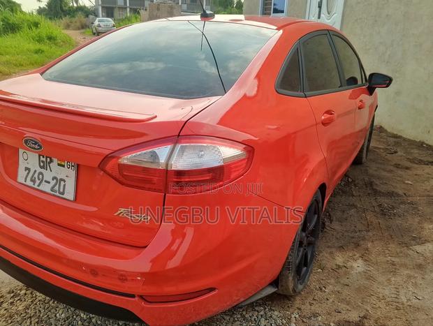 Ford Fiesta SE 4dr Sedan (1.6L 4cyl 5M) 2015 Red