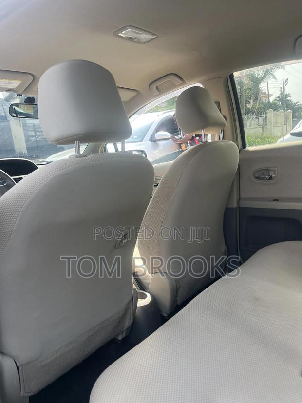 Toyota Vitz 2010 White