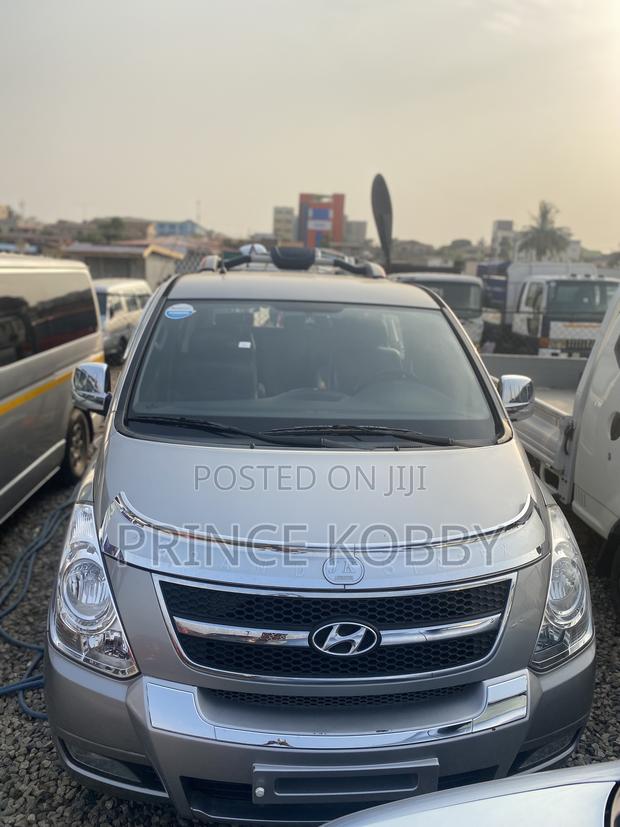 Hyundai Starex 2015 Grey photo 2