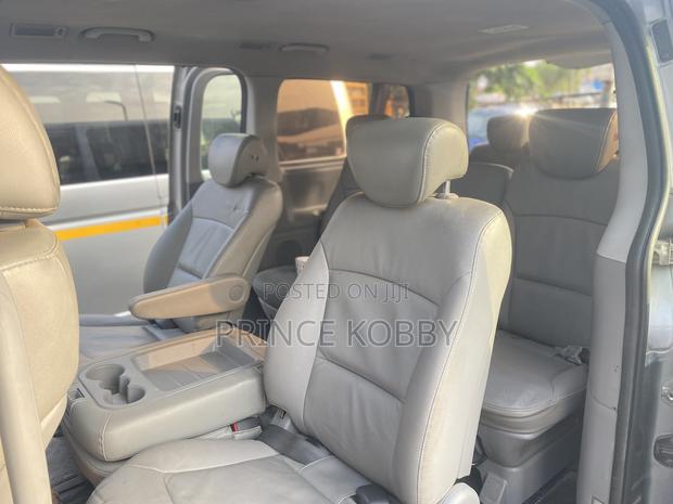 Hyundai Starex 2015 Grey photo 5