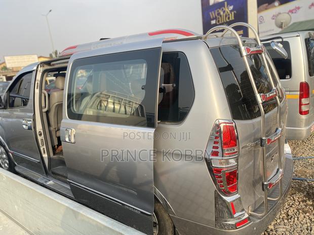 Hyundai Starex 2015 Grey photo 8