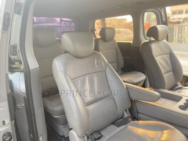 Hyundai Starex 2015 Grey photo 7