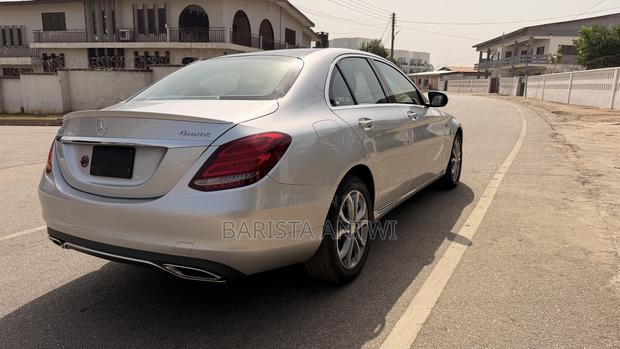 Mercedes-Benz C300 Luxury 4matic Sedan AWD (2.0L 4cyl 7A) 2017 Silver photo 3