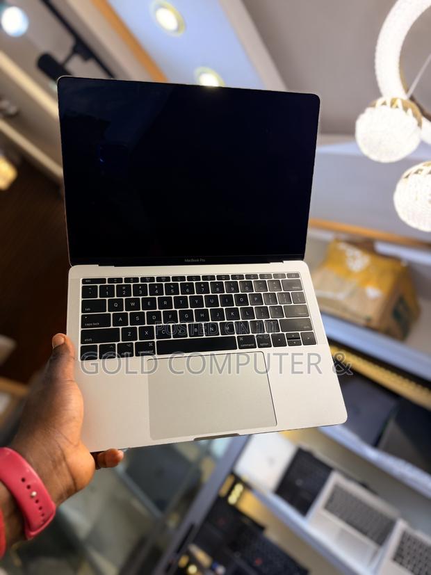 Laptop Apple MacBook Pro 2017 16GB Intel Core I5 SSD 512GB photo 2